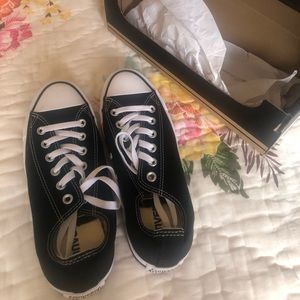 Converse unisex black All Stars size 7 women